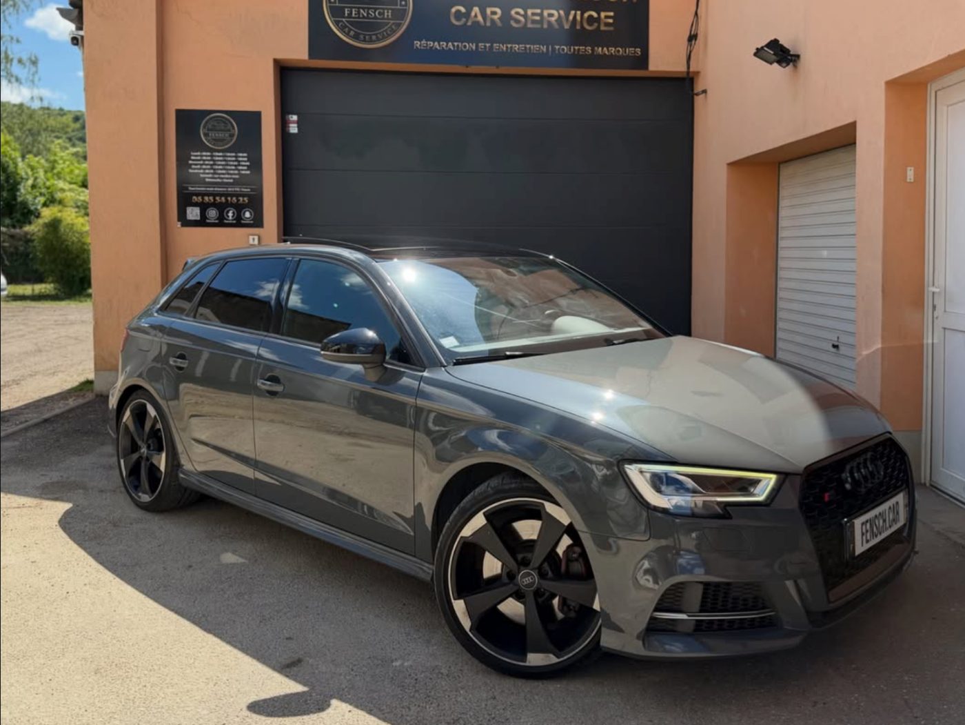 Audi S3 Sportback grise d'occasion devant le garage Fensch Car Service à Nilvange